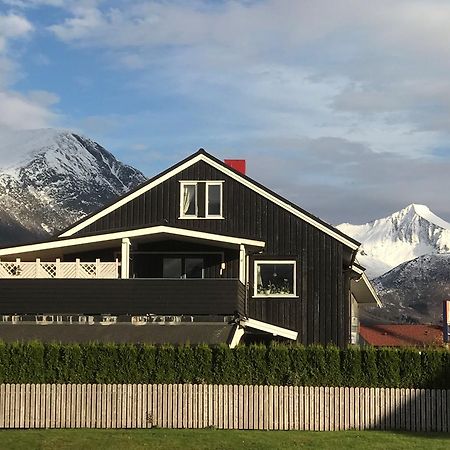 Villa Andalsnes Åndalsnes Exterior foto